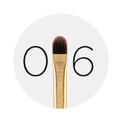 06 Cut Crease Brush with label