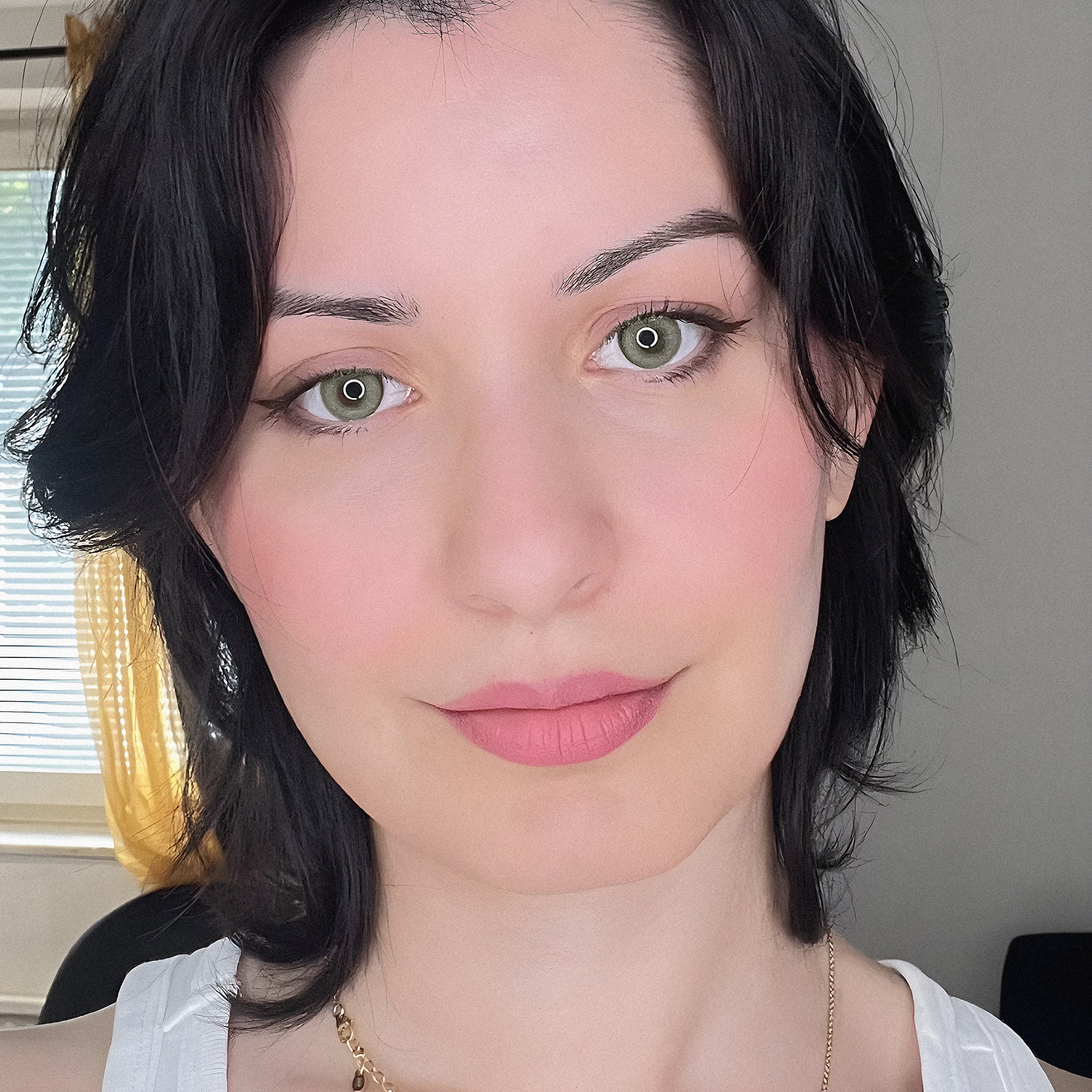 @nadwahtime  | Brown Eyes with Jade Lenses